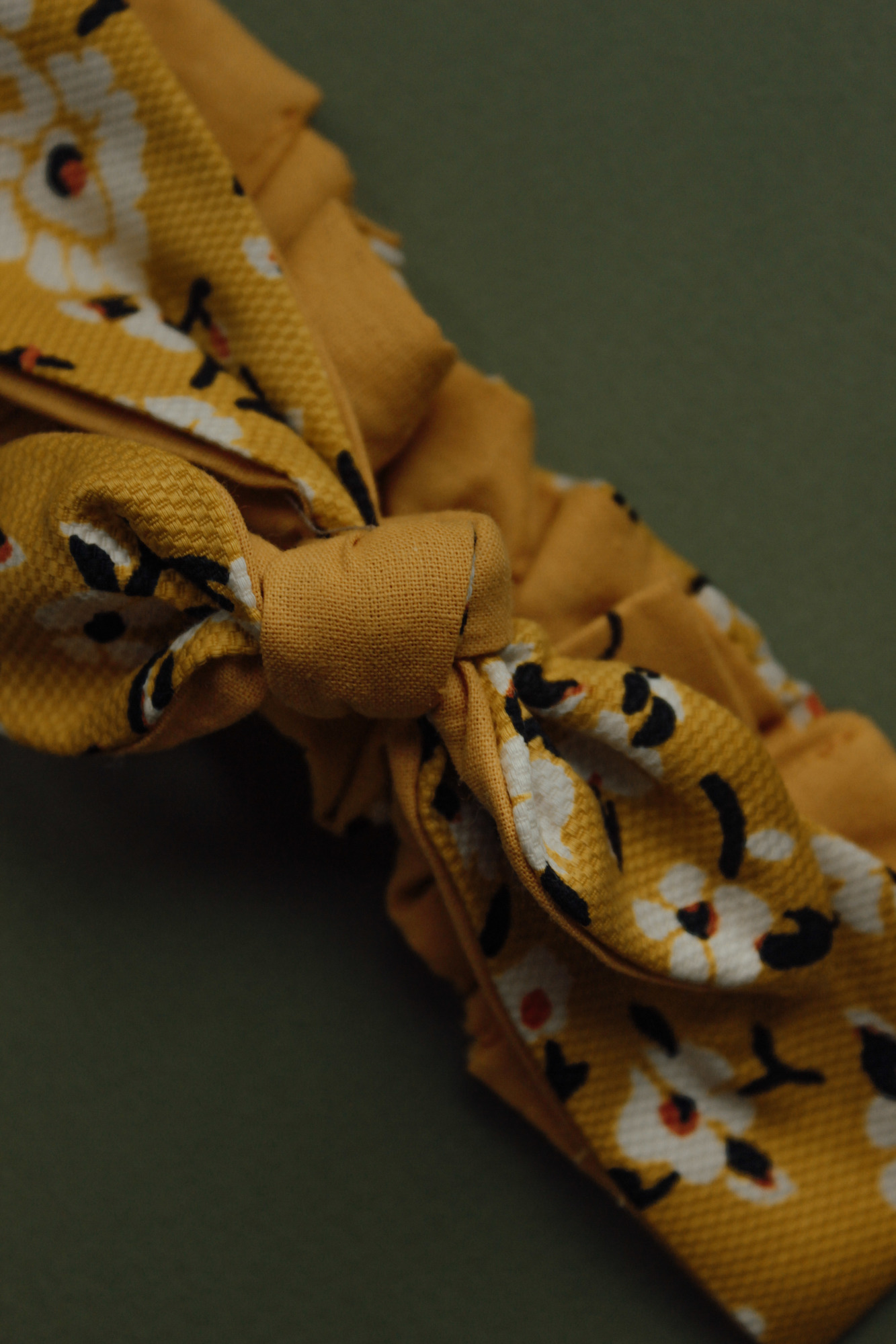 Повязка "солоха" хлопок цветы на жёлтом + горчица