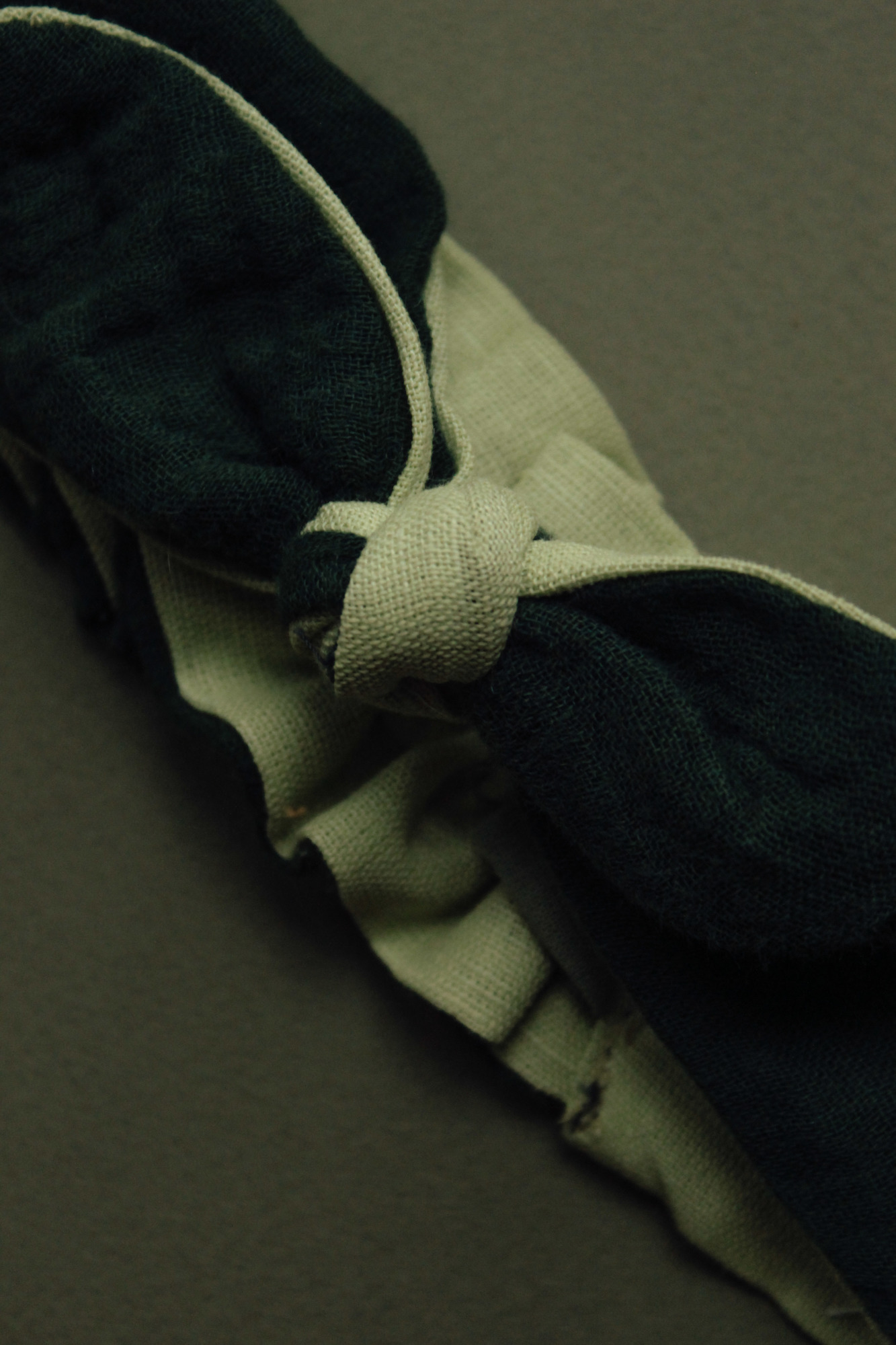 Повязка "солоха" муслин изумруд + лён яблоко