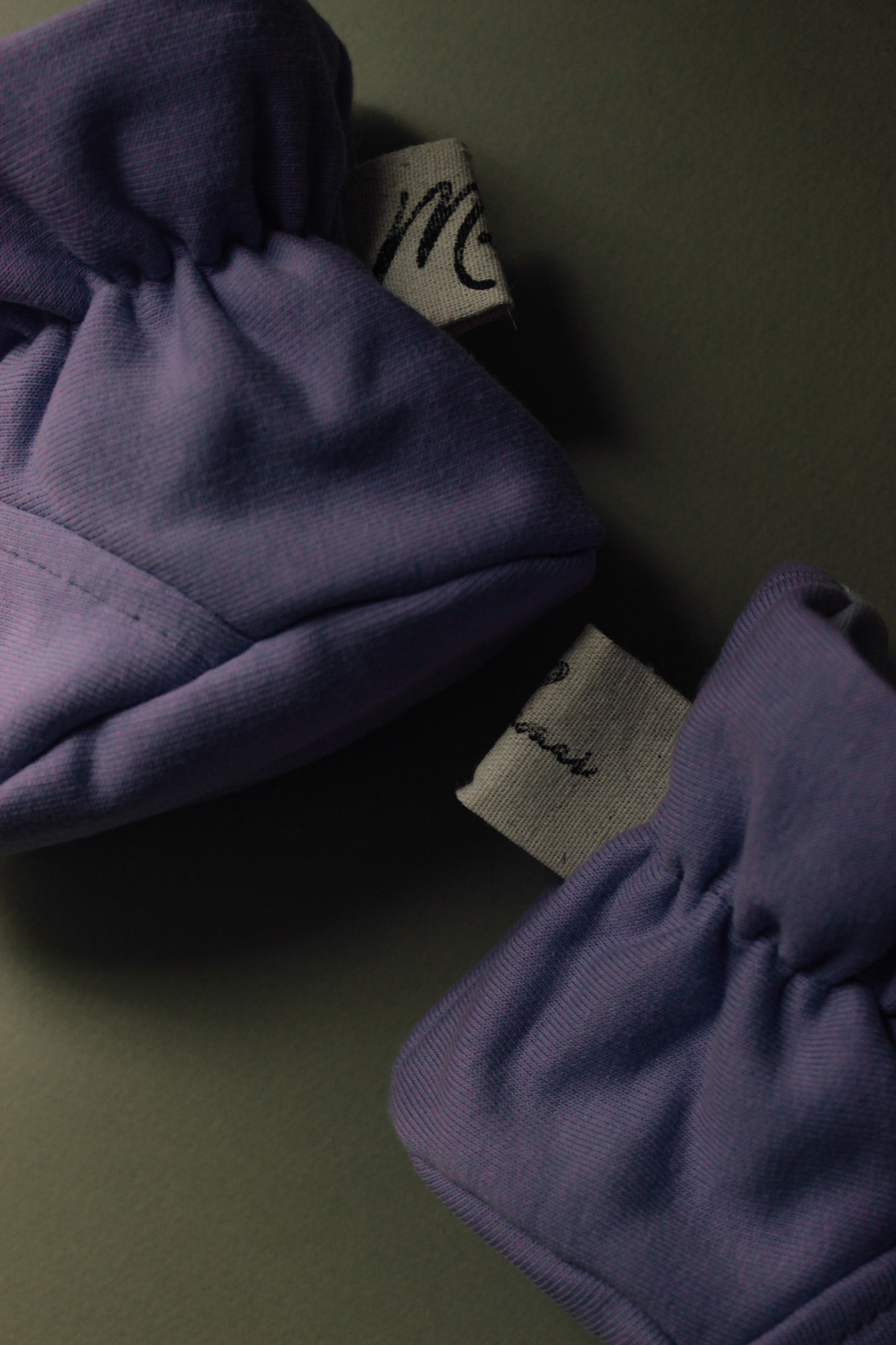 Пинетки из футера яркая лаванда