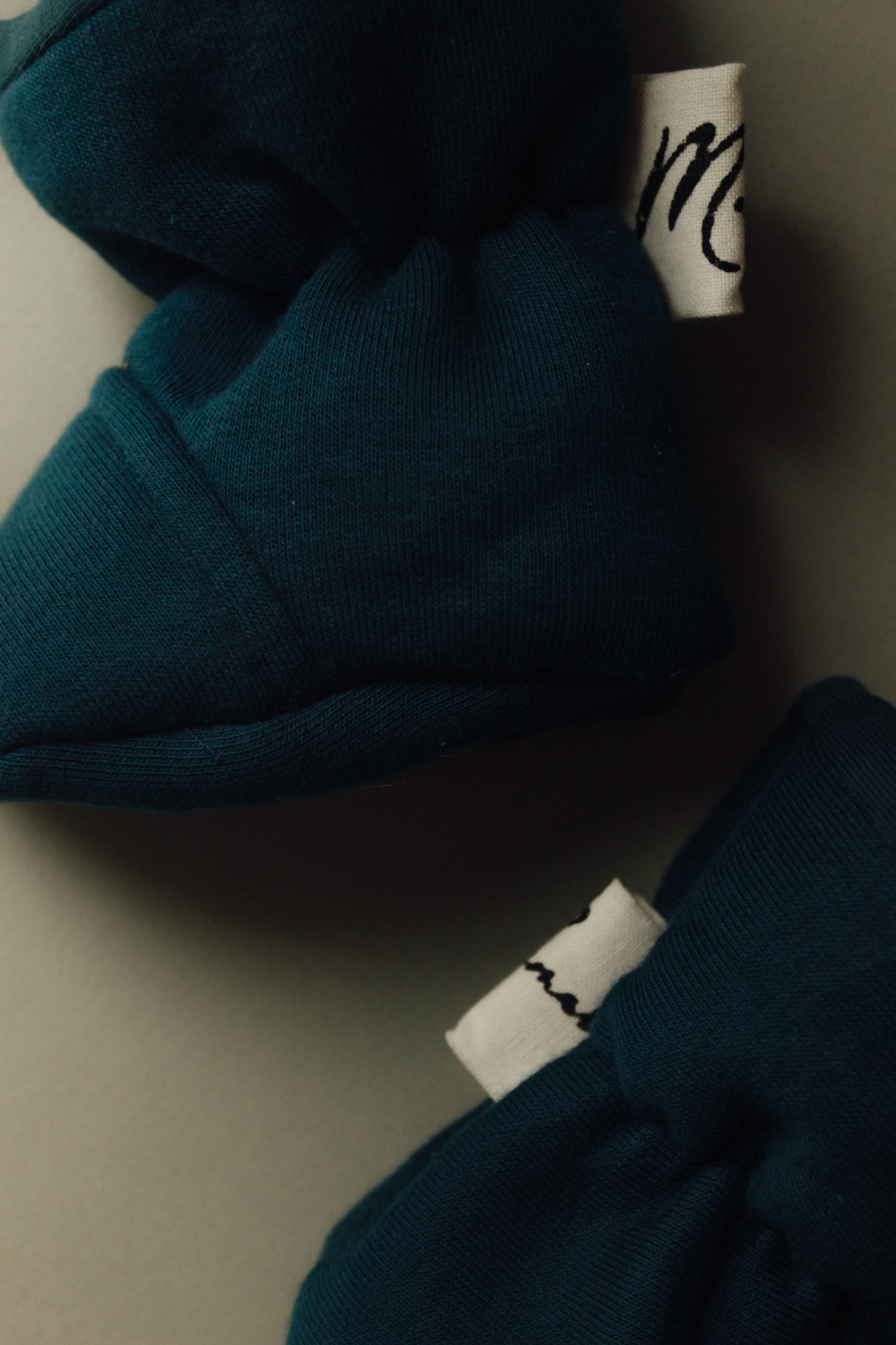 Пинетки из футера петроль