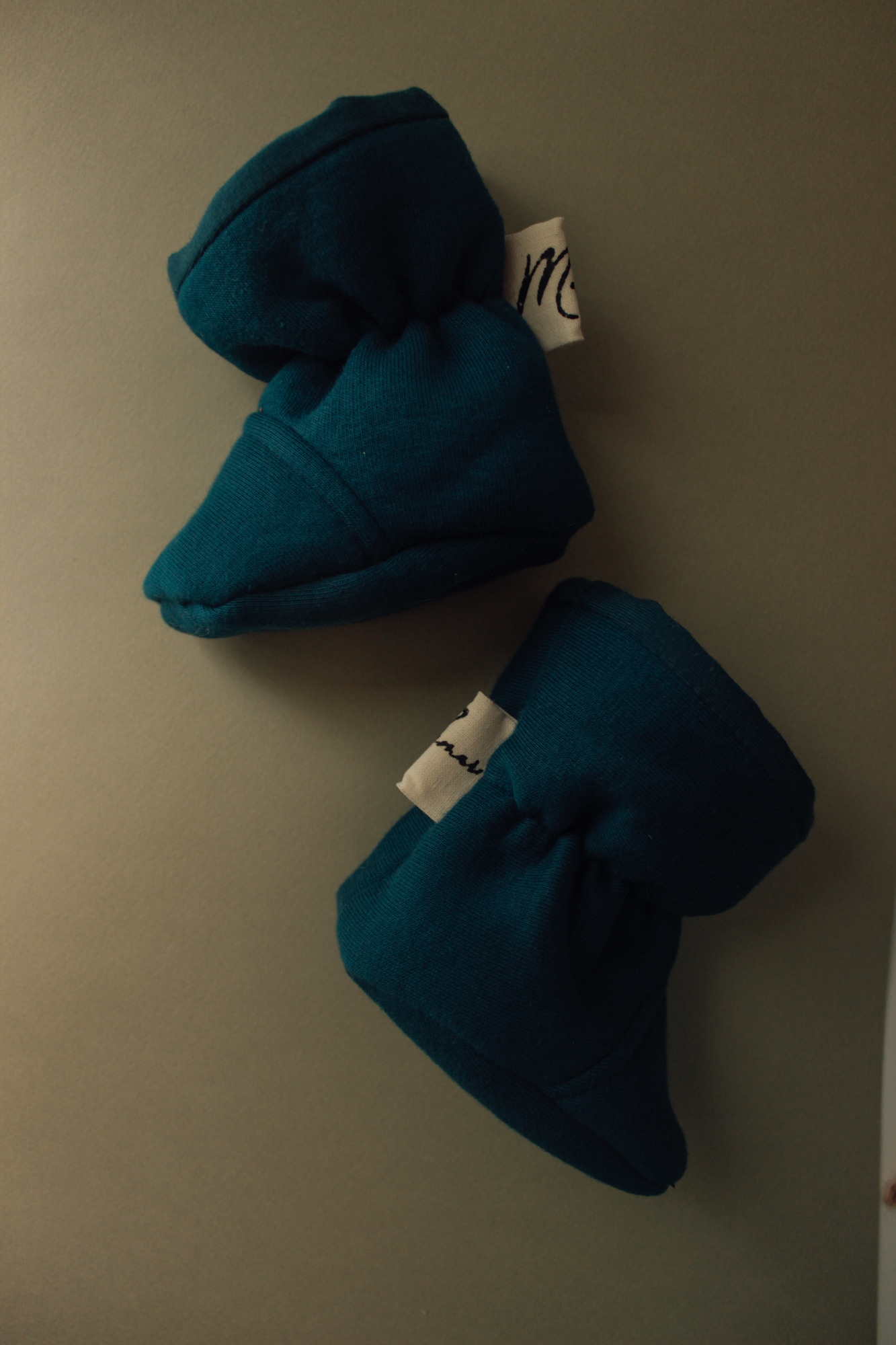 Пинетки из футера петроль