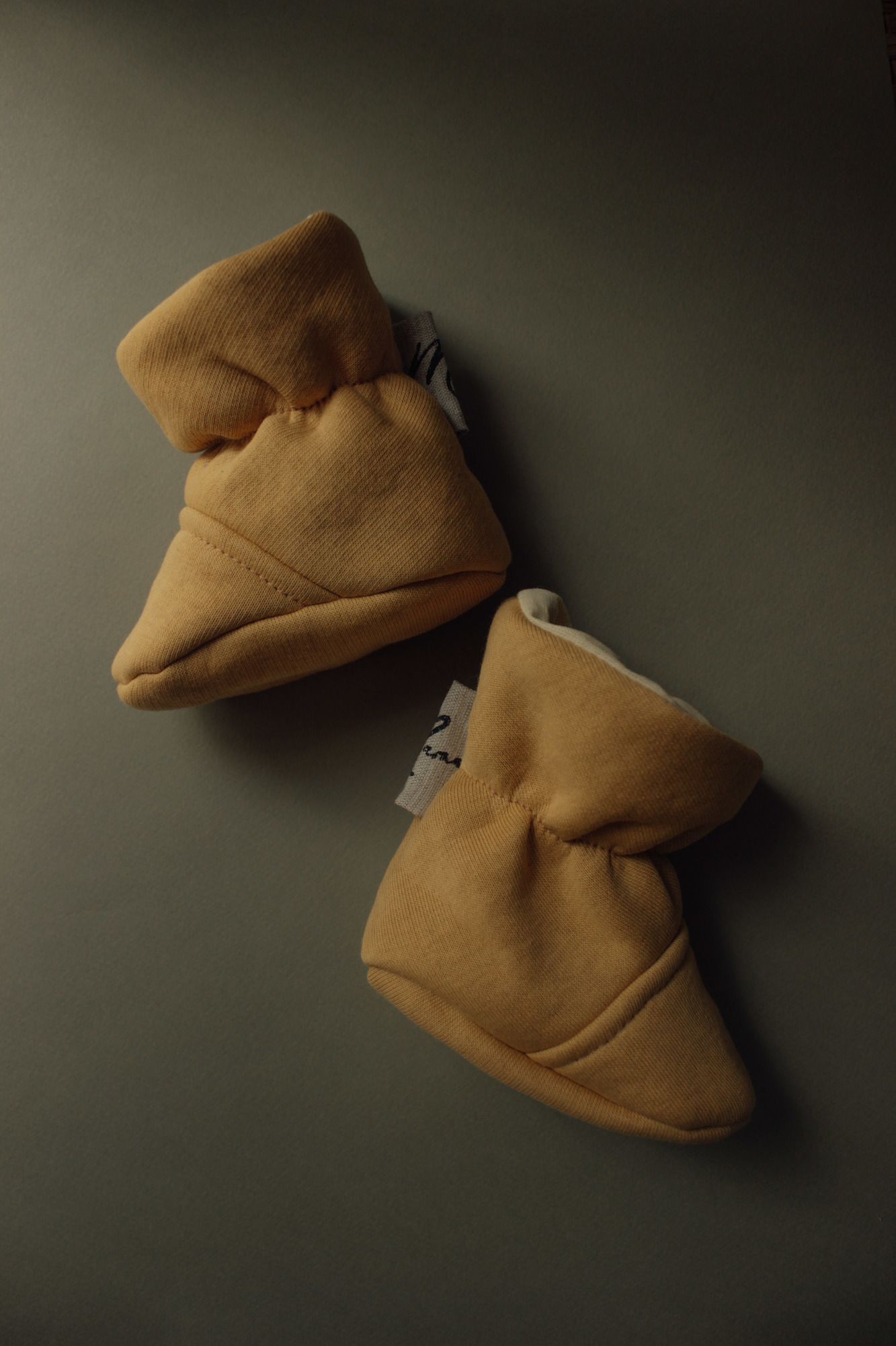 Пинетки из футера пыльно-горчичный