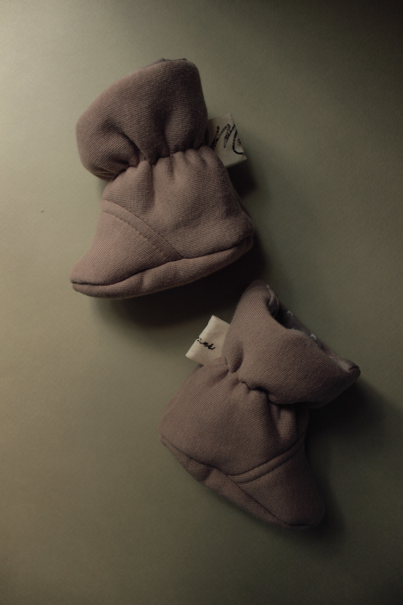 Пинетки из футера капучино