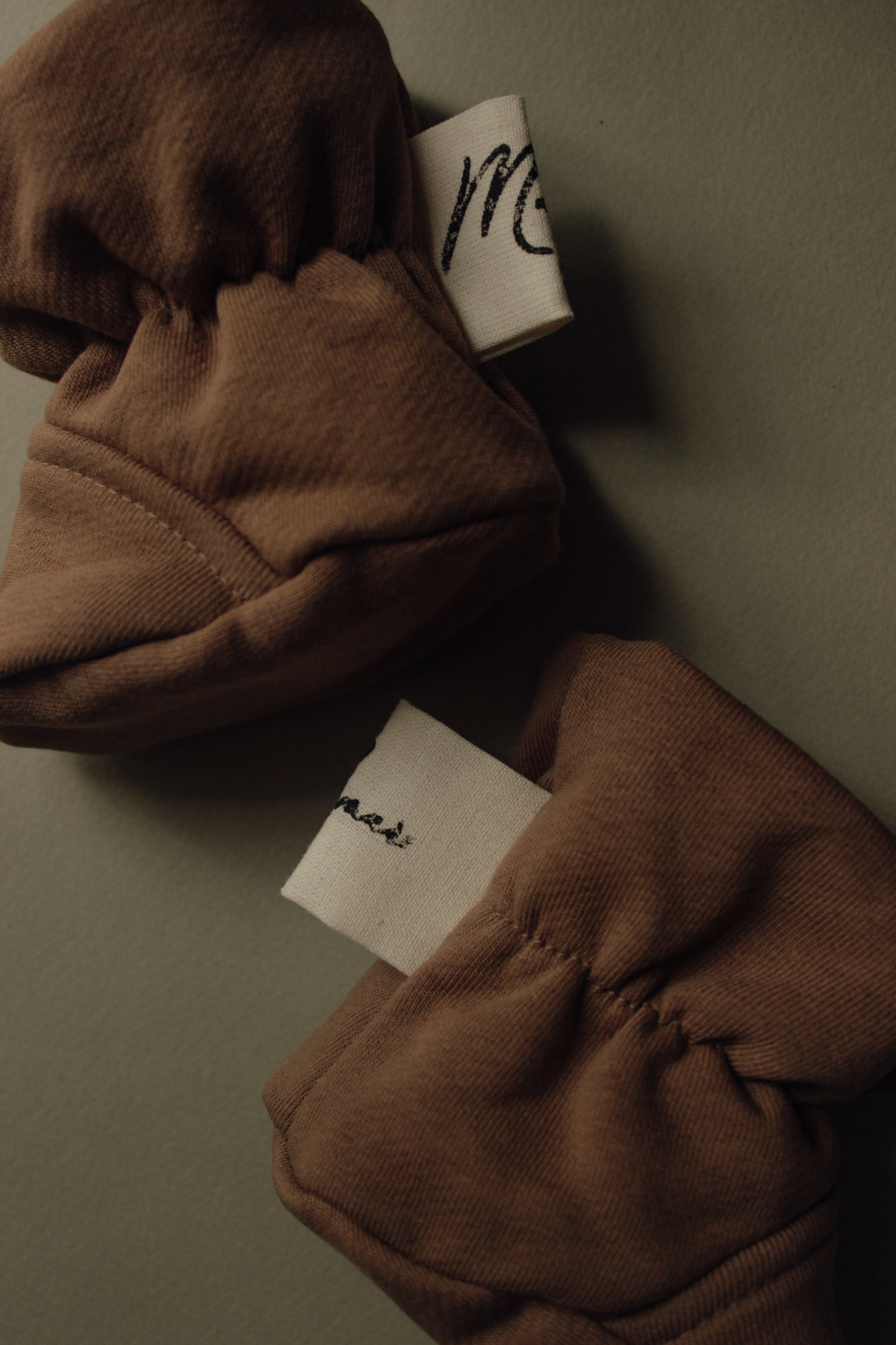 Пинетки из футера орех