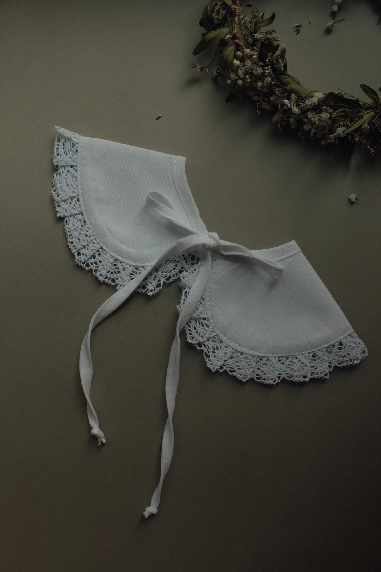 Воротник из хлопка белый с кружевной оборкой из двух деталей