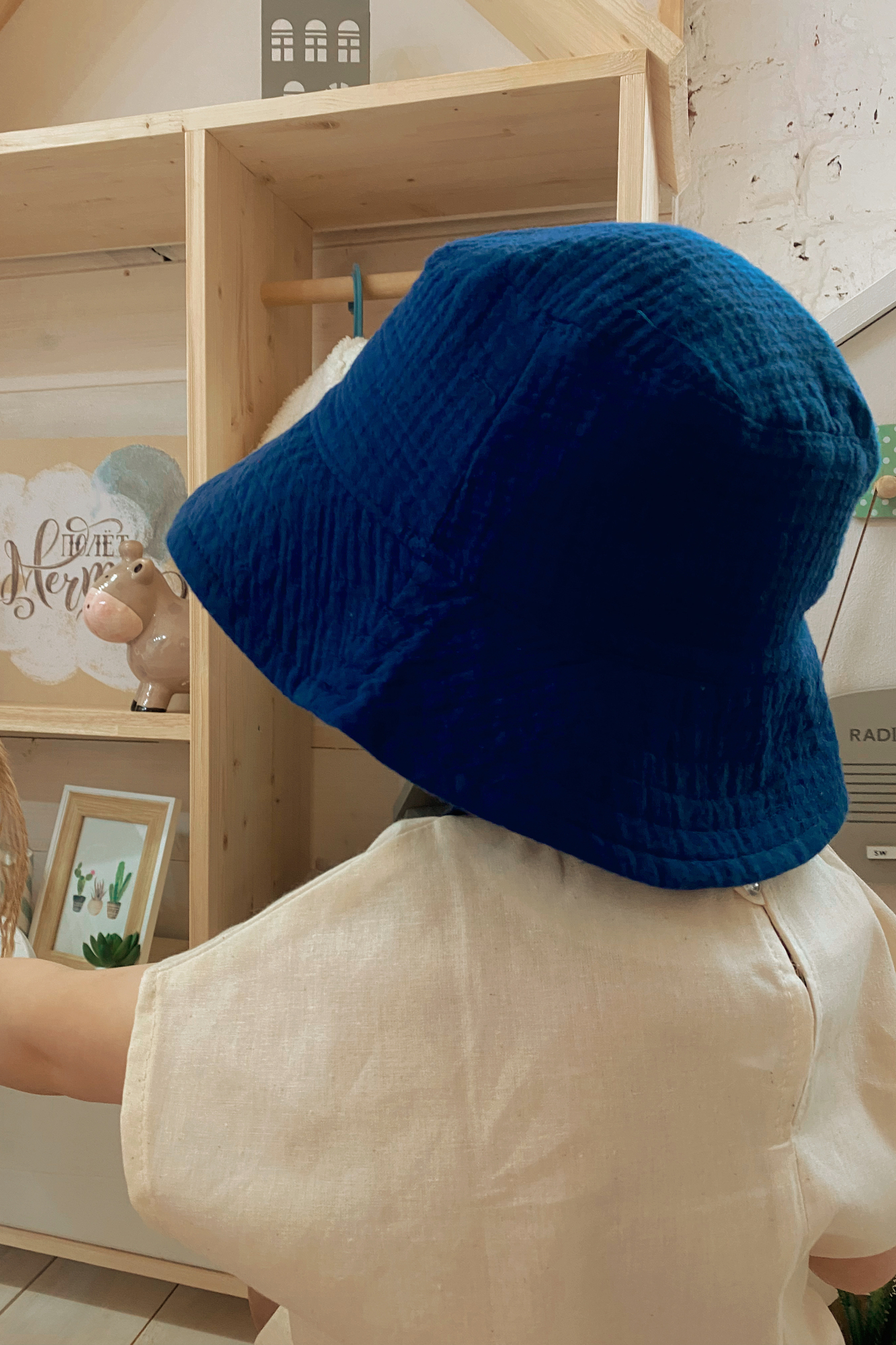 Панама из муслина темно-синяя на хлопковом подкладе