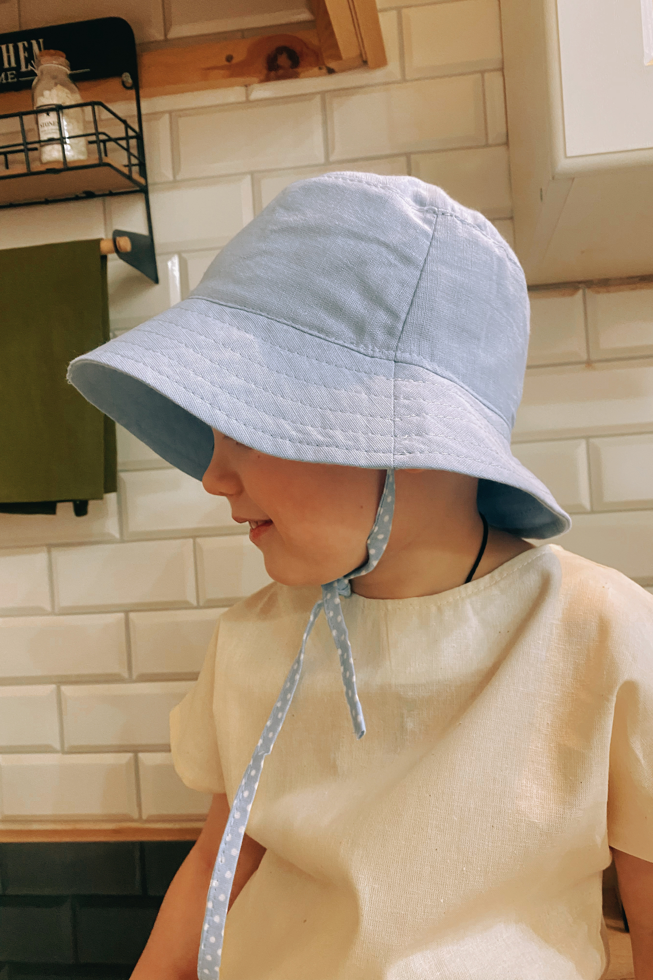 Панама из умягченного льна в цвете василёк на хлопковом подкладе