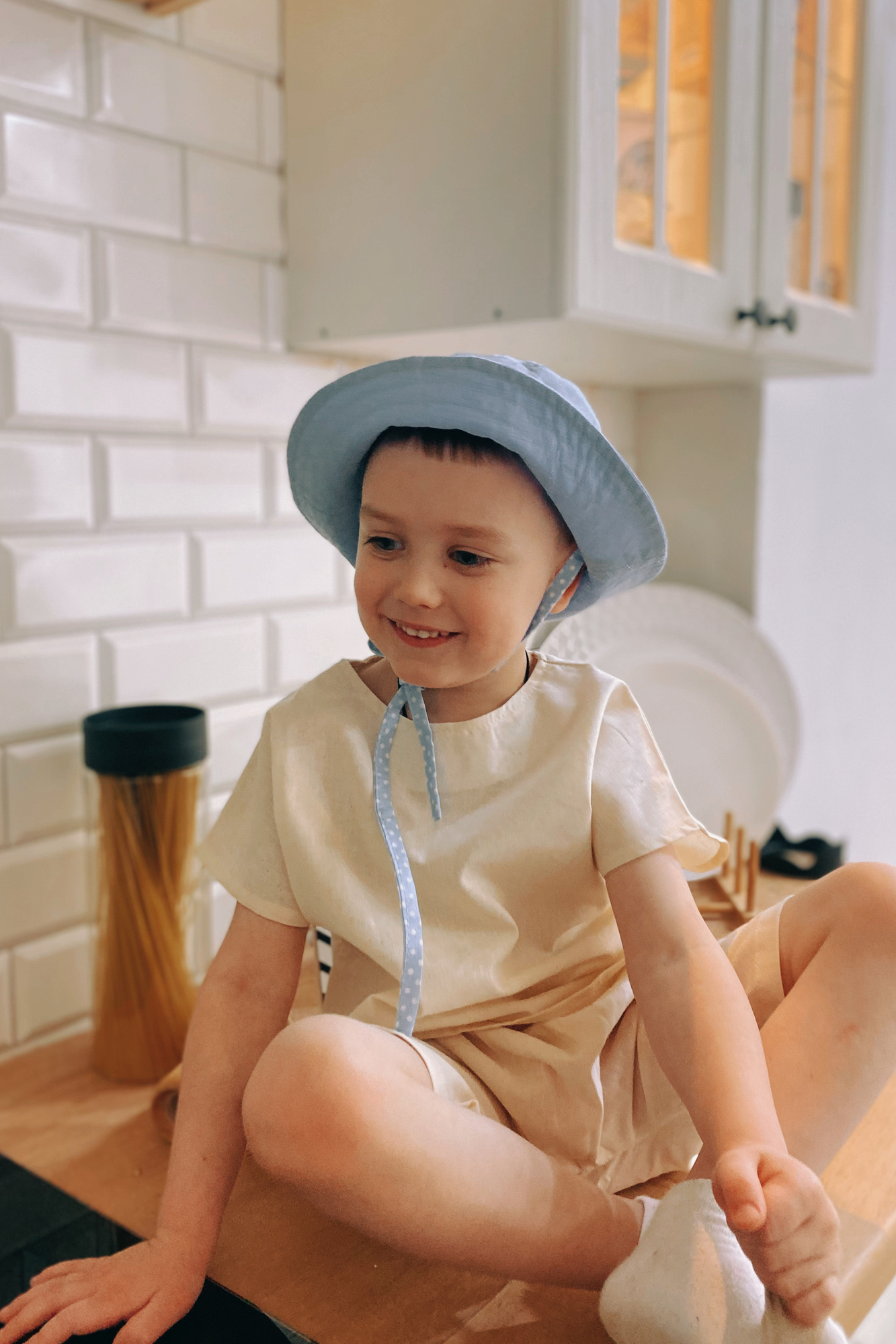 Панама из умягченного льна в цвете василёк на хлопковом подкладе