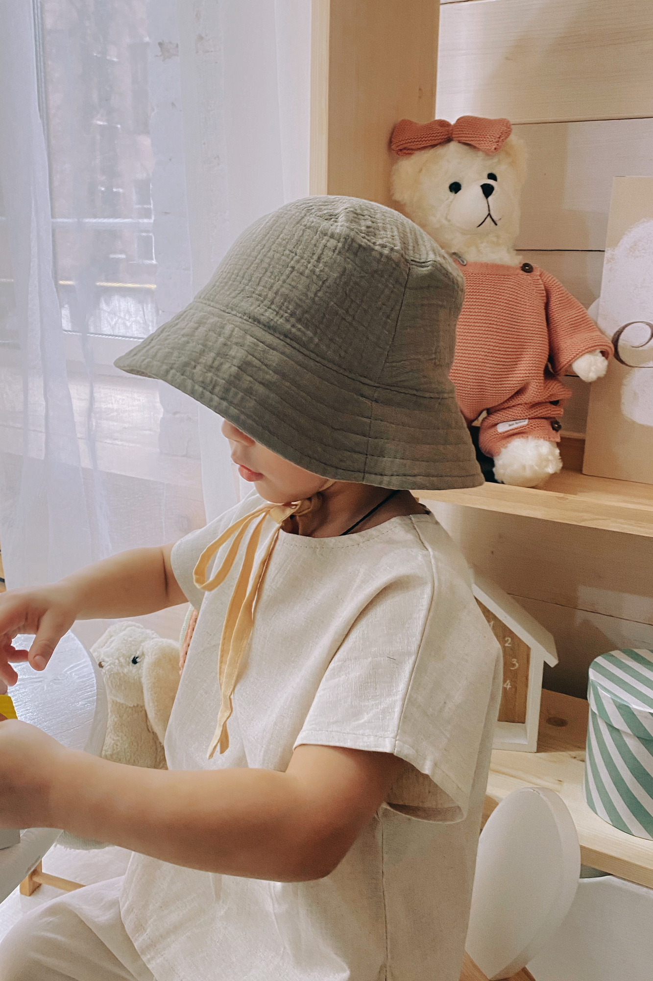 Панама из муслина пыльный хаки на хлопковом подкладе