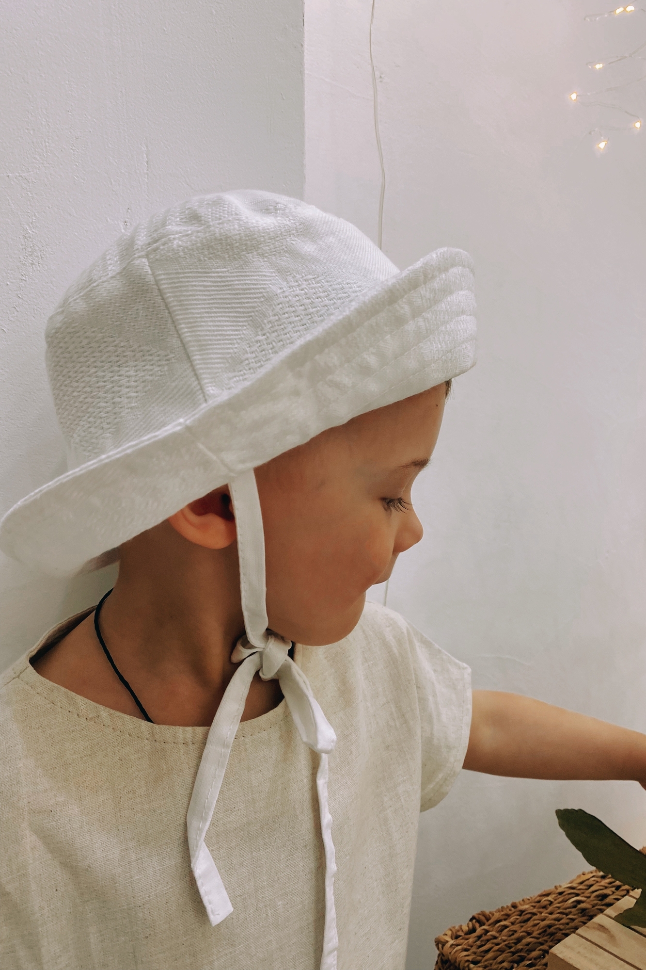 Панама из льна белая в ромбик на хлопковом подкладе