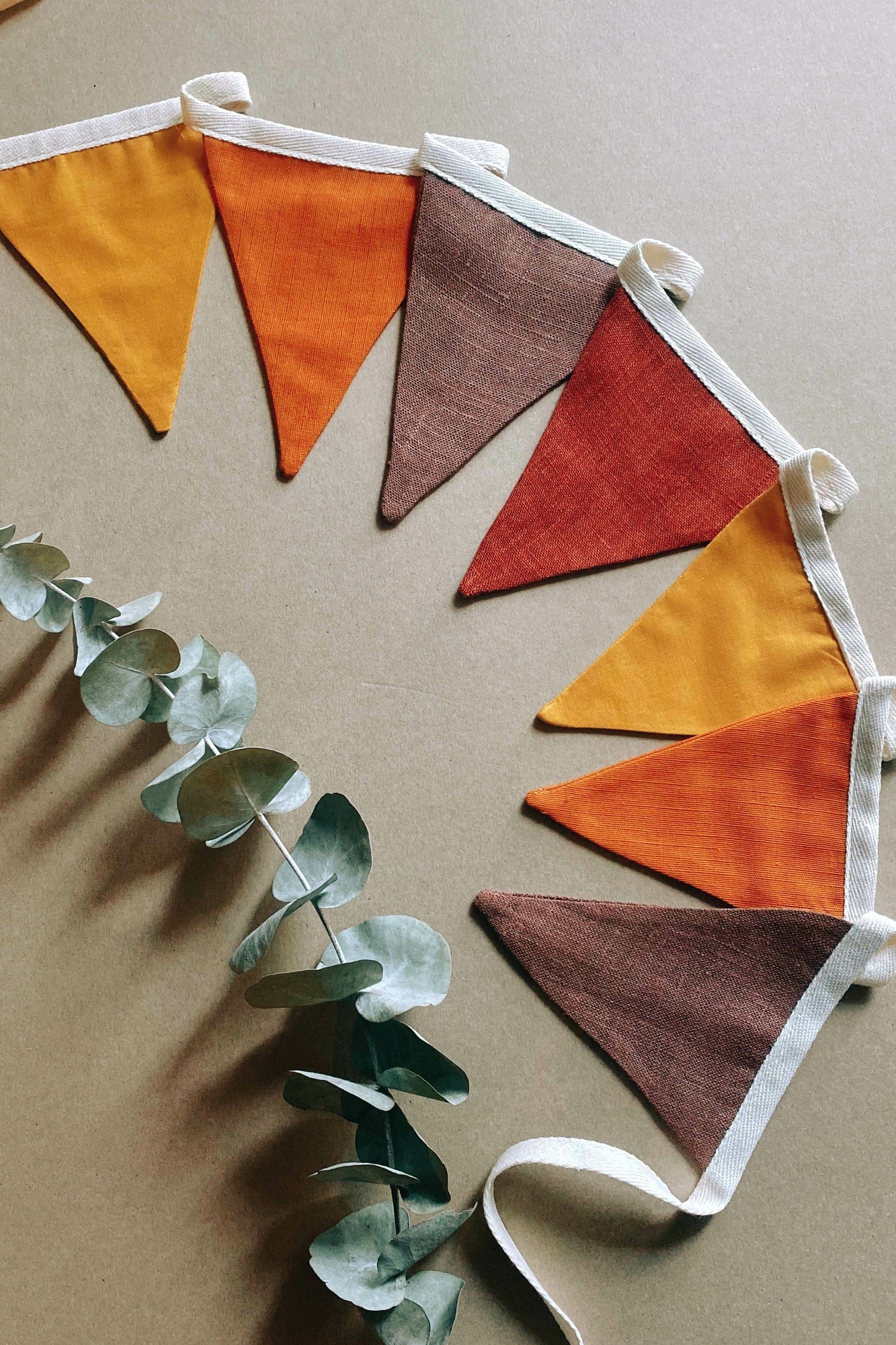 Флажки из льна и хлопка шоколад/горчица/оранж на хлопковой ленте