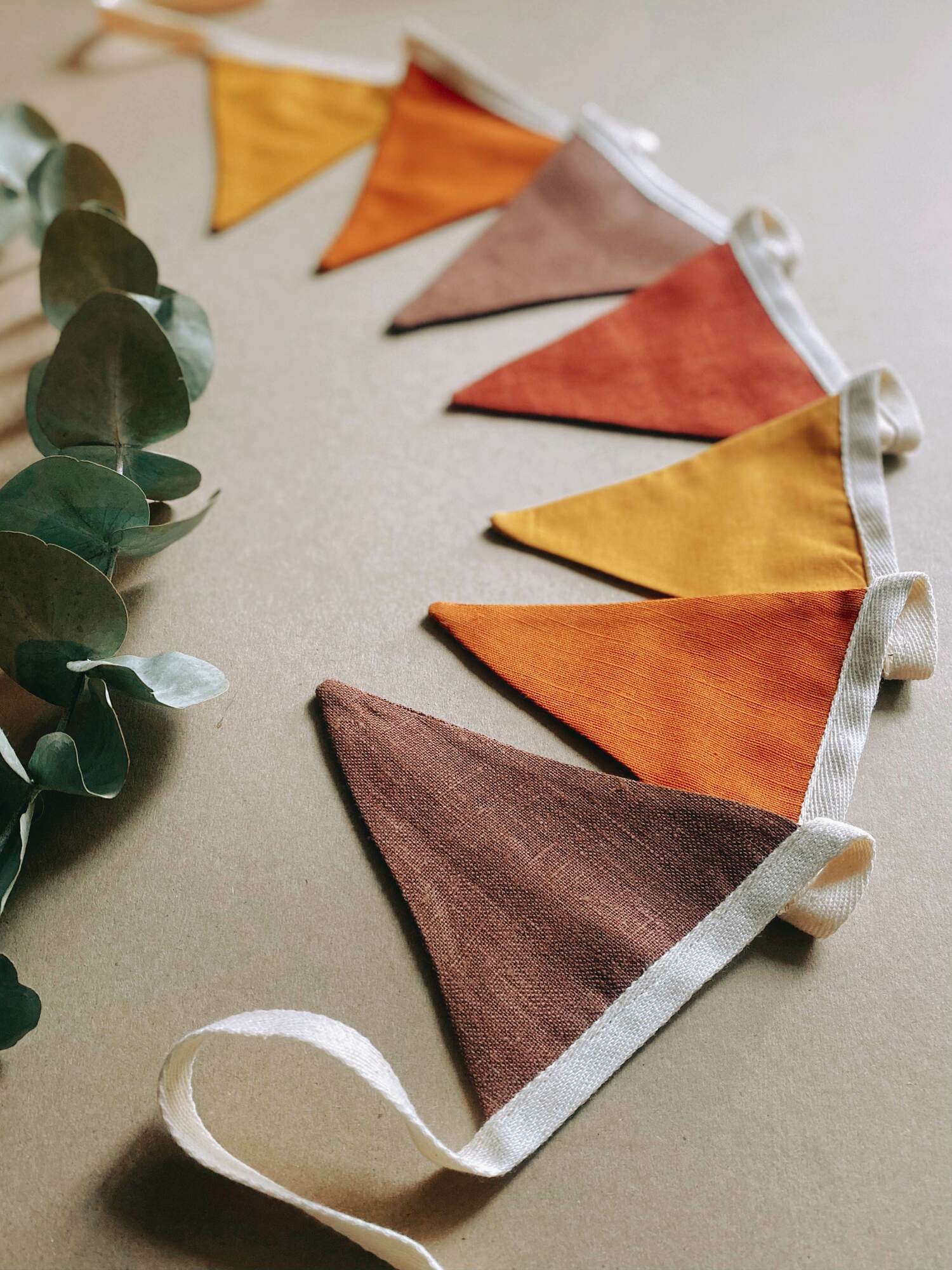 Флажки из льна и хлопка шоколад/горчица/оранж на хлопковой ленте