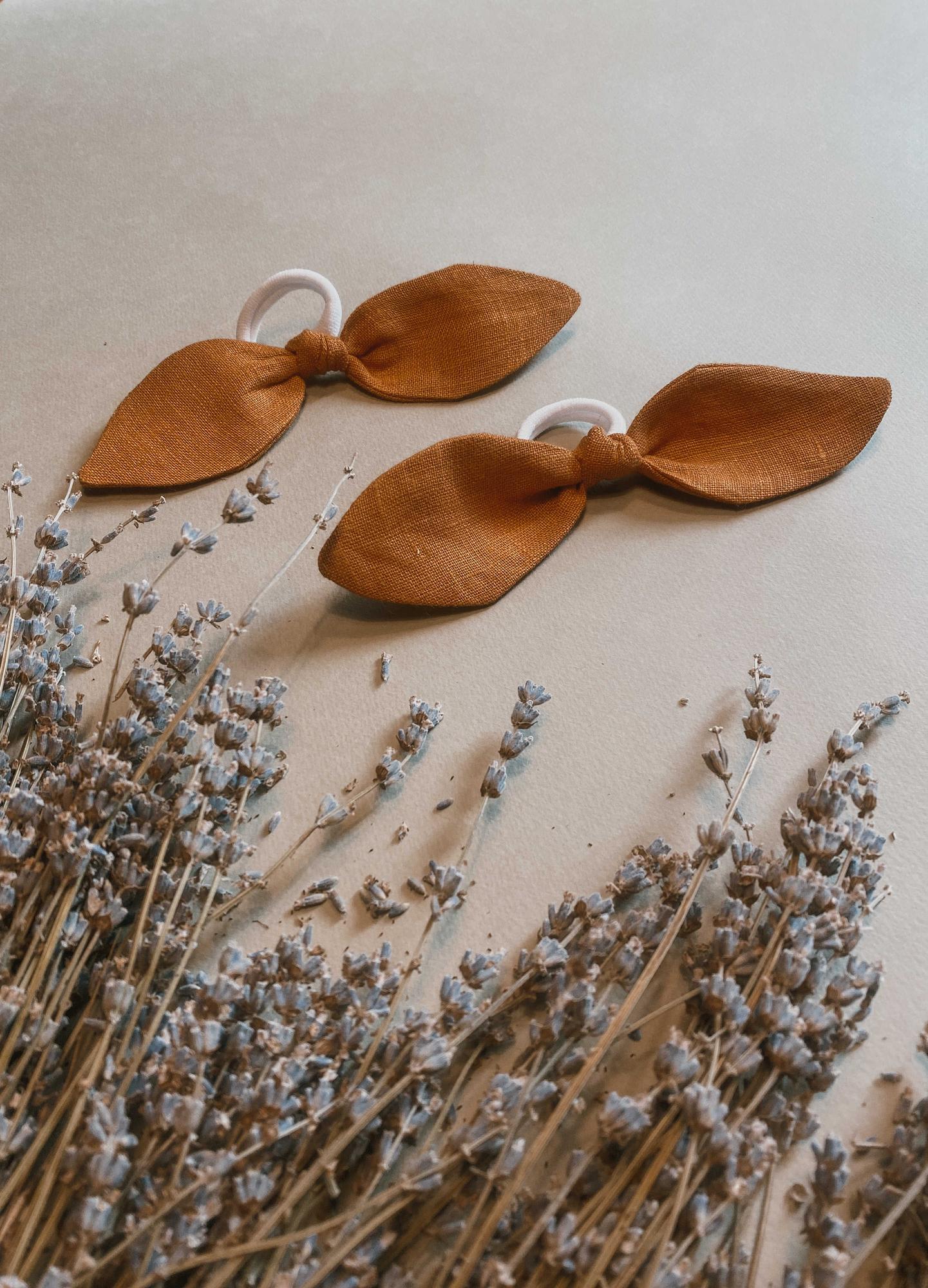 Резинка-бантик из льна "оранж"