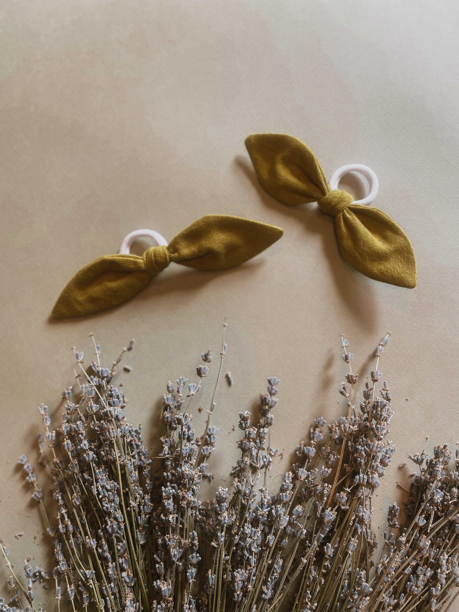 Резинка-бантик из теплого хлопка фисташка