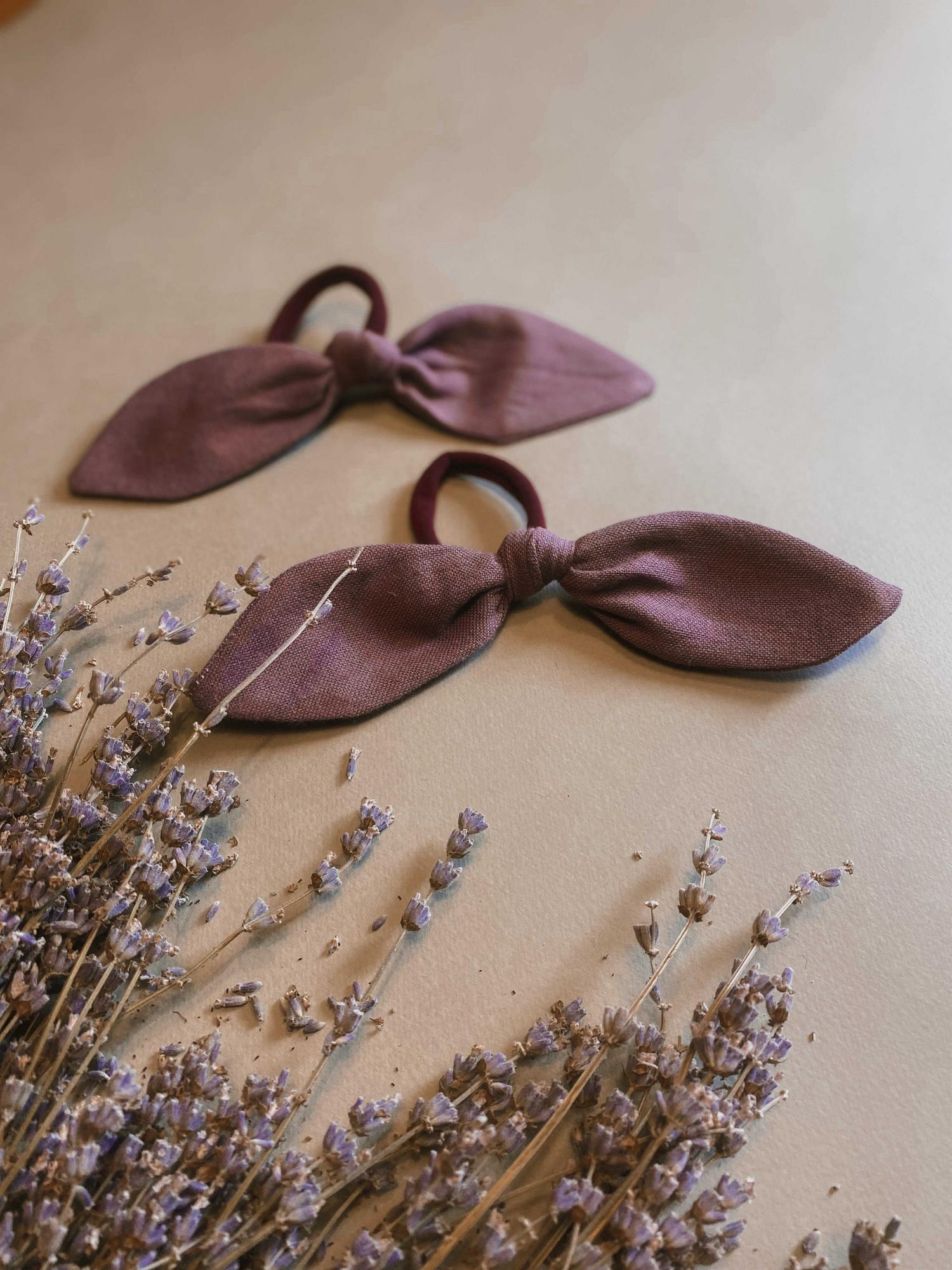 Резинка-бантик из теплого хлопка фиалка