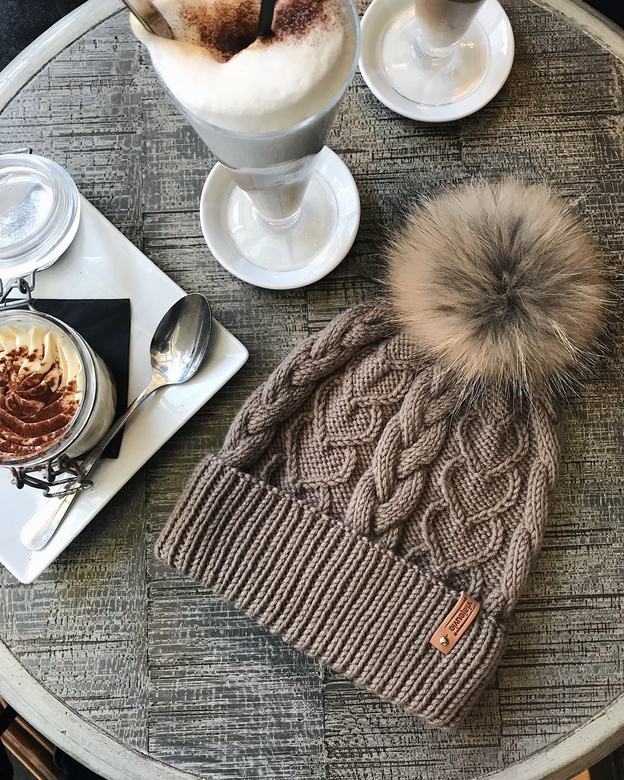 Описание шапки «AMELIE»