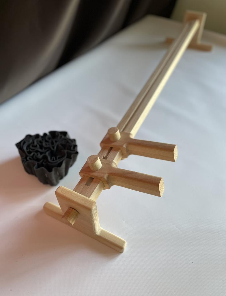 Натяжитель для фиксации резинки