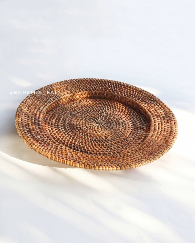 Декоративная тарелка из ротанга
