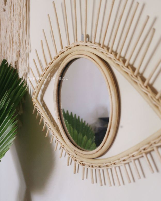 Зеркало из ротанга глаз