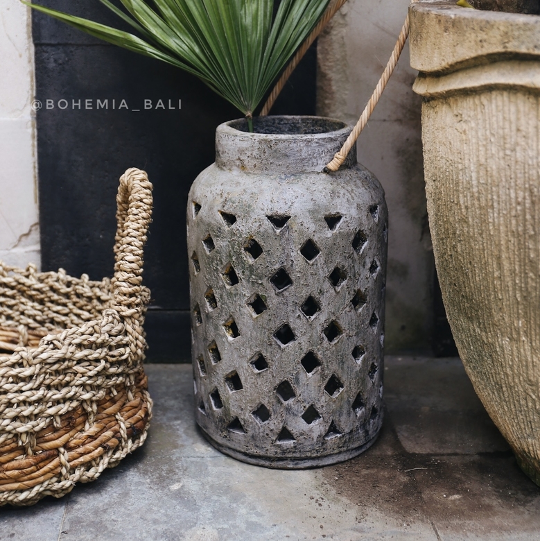 Ваза или подсвечник из керамики с плетеной ручкой