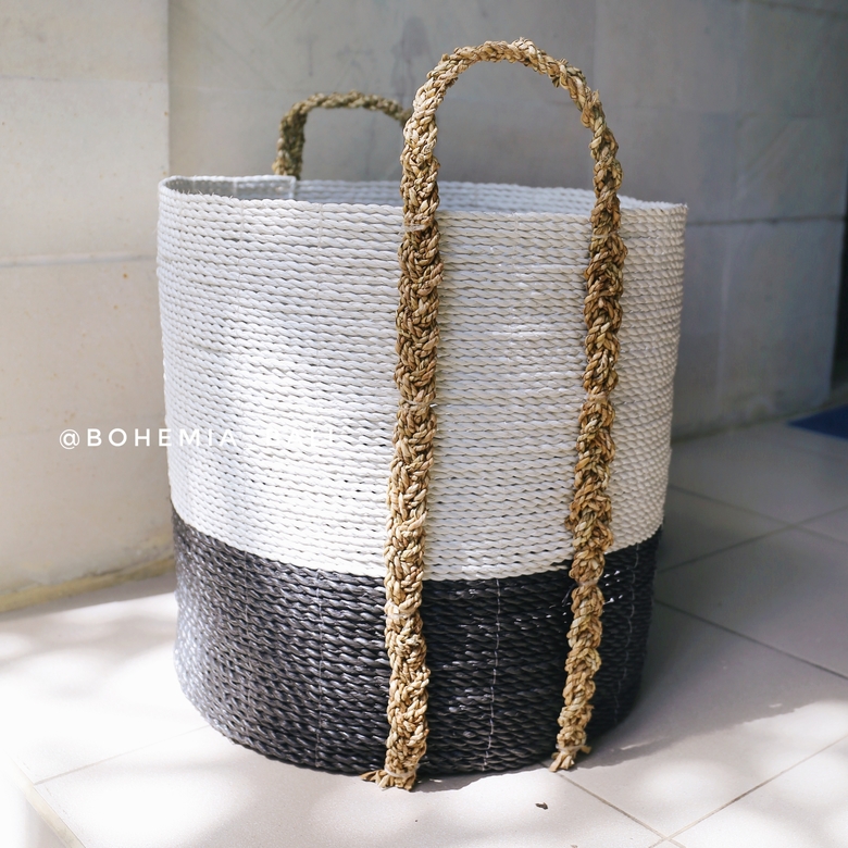 Корзина плетеная белая с черной  полосой