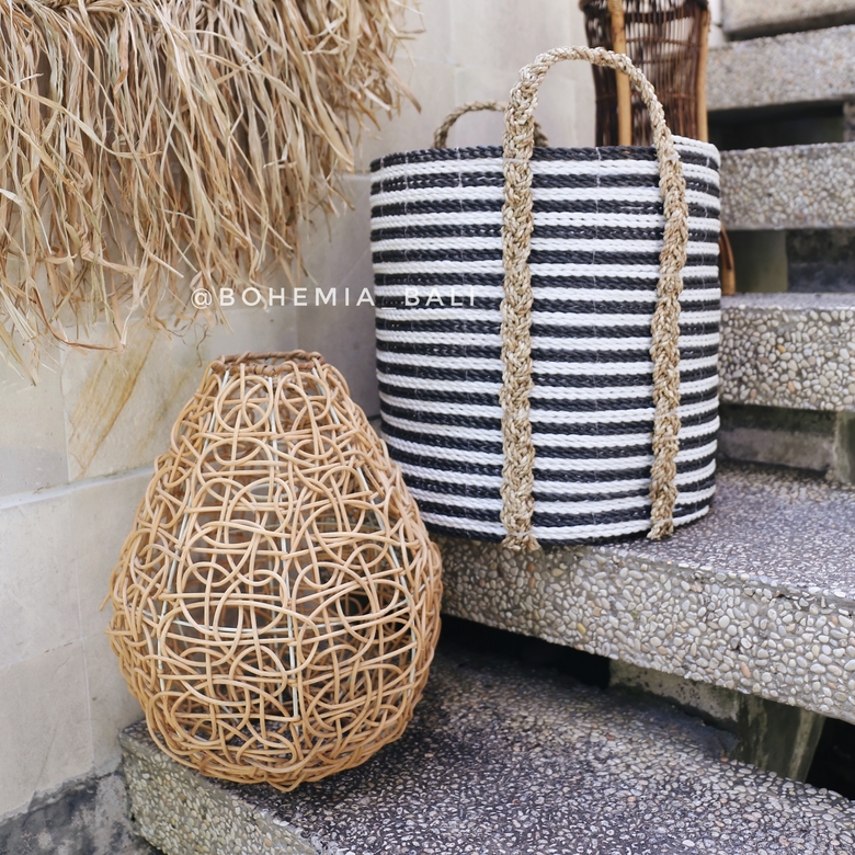 Корзина плетеная в  черную мелкую полоску