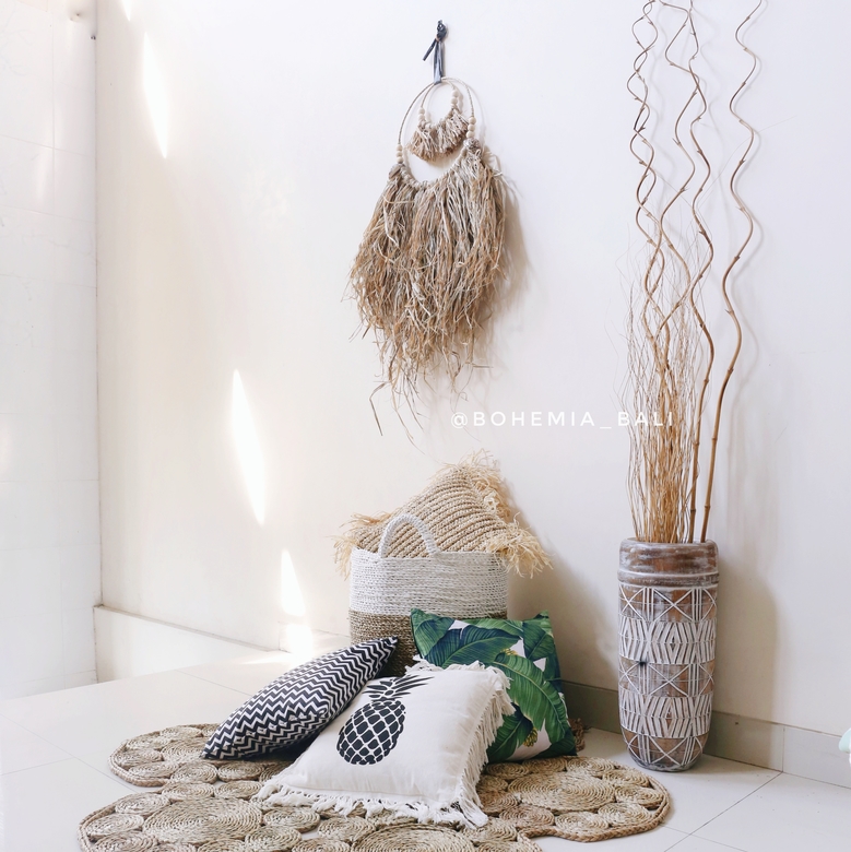 Настенное панно с большими ракушками