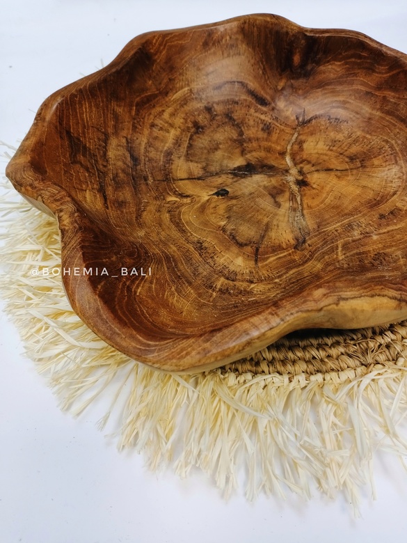 Блюдо из дерева тик