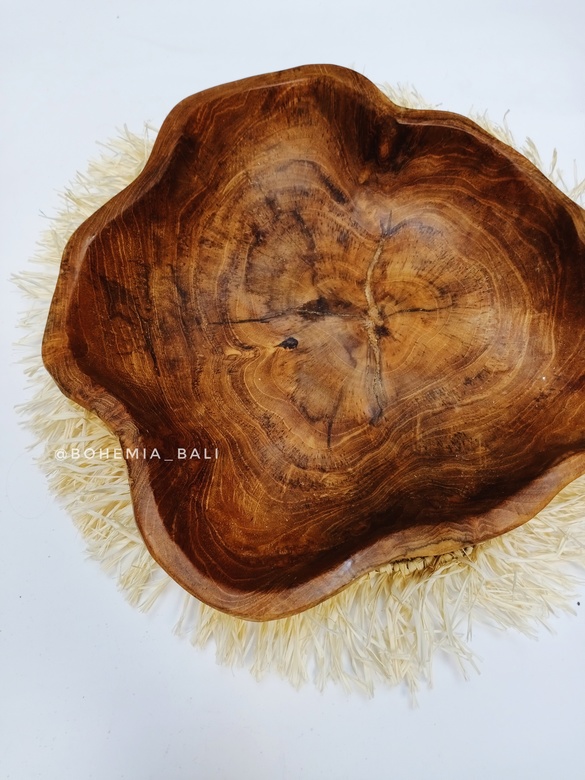 Блюдо из дерева тик