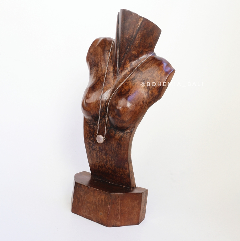 Подставка под украшения из  дерева