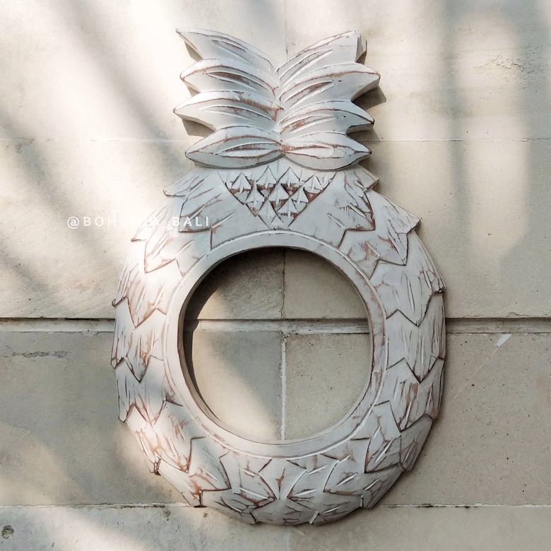 Рама из дерева ананас