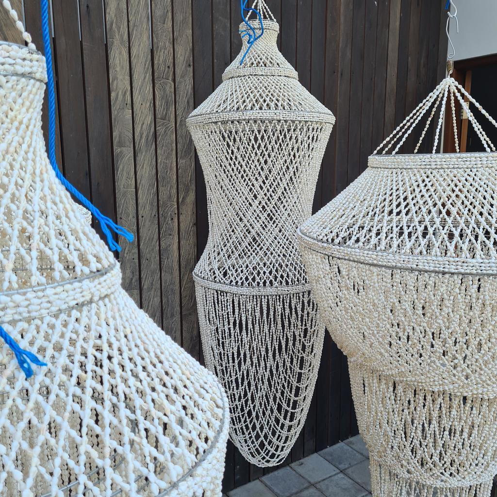 Люстра 11 белые ракушки 50х175