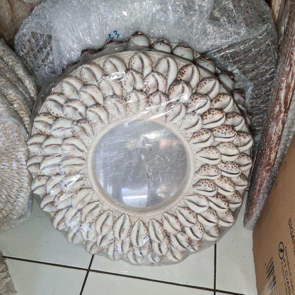 Зеркало 79 Ракушки большие Д47см