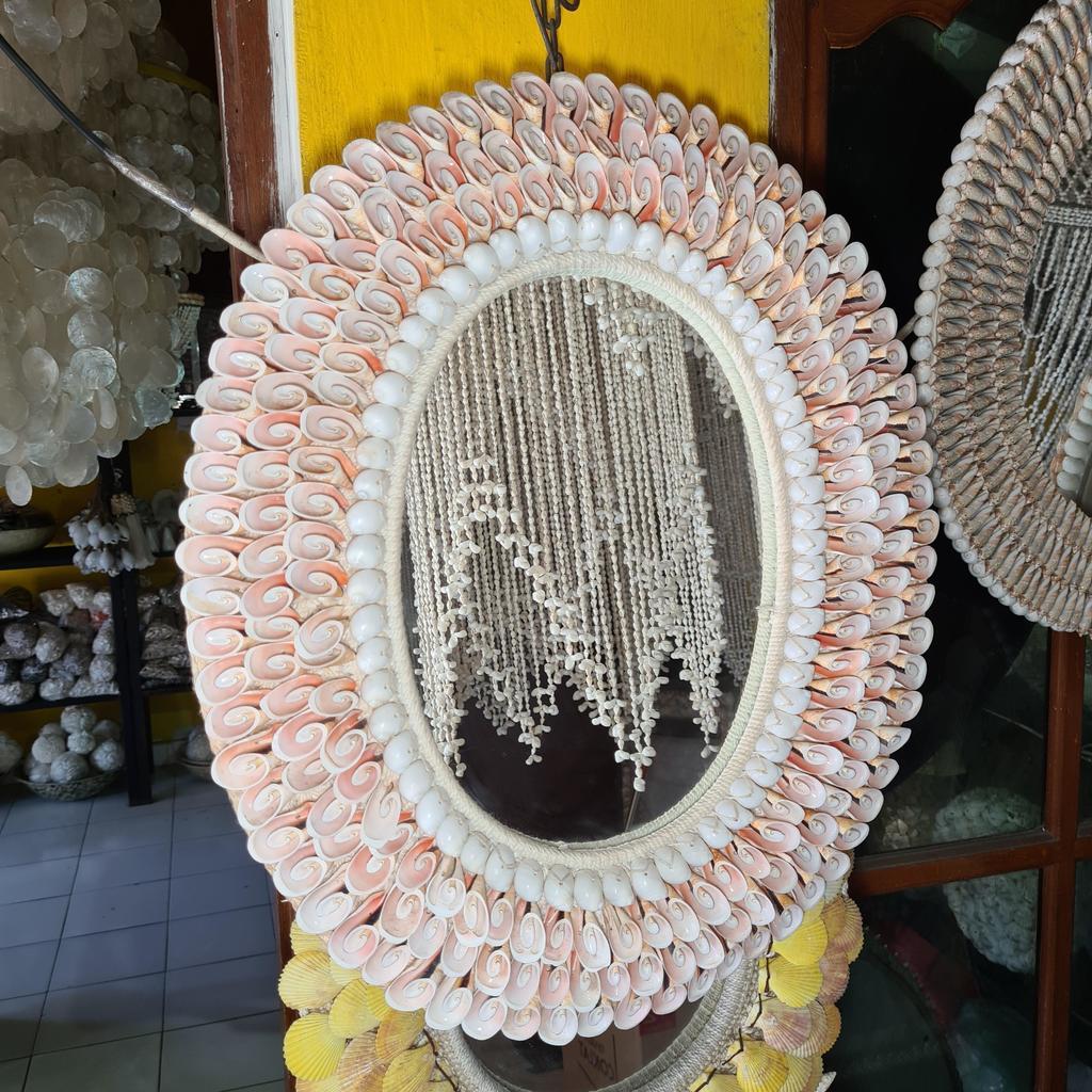 Зеркало 88 Розовые ракушки овальное 50х60