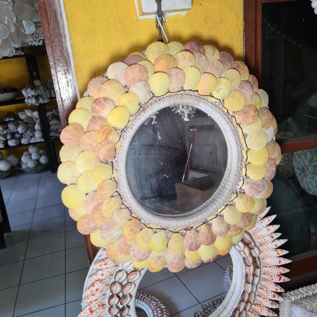 Зеркало 89 Желтые ракушки Д40