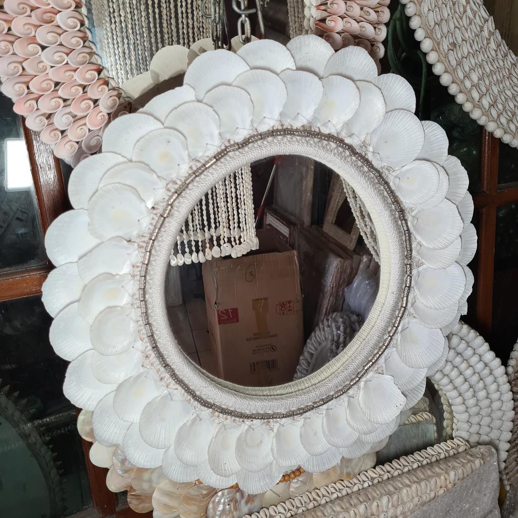 Зеркало 92 Ракушки плоские белые Д50