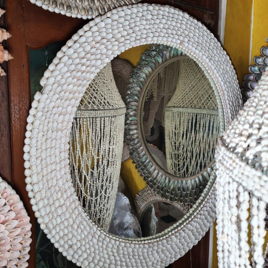 Зеркало 95 Большое мелкие ракушки Д80