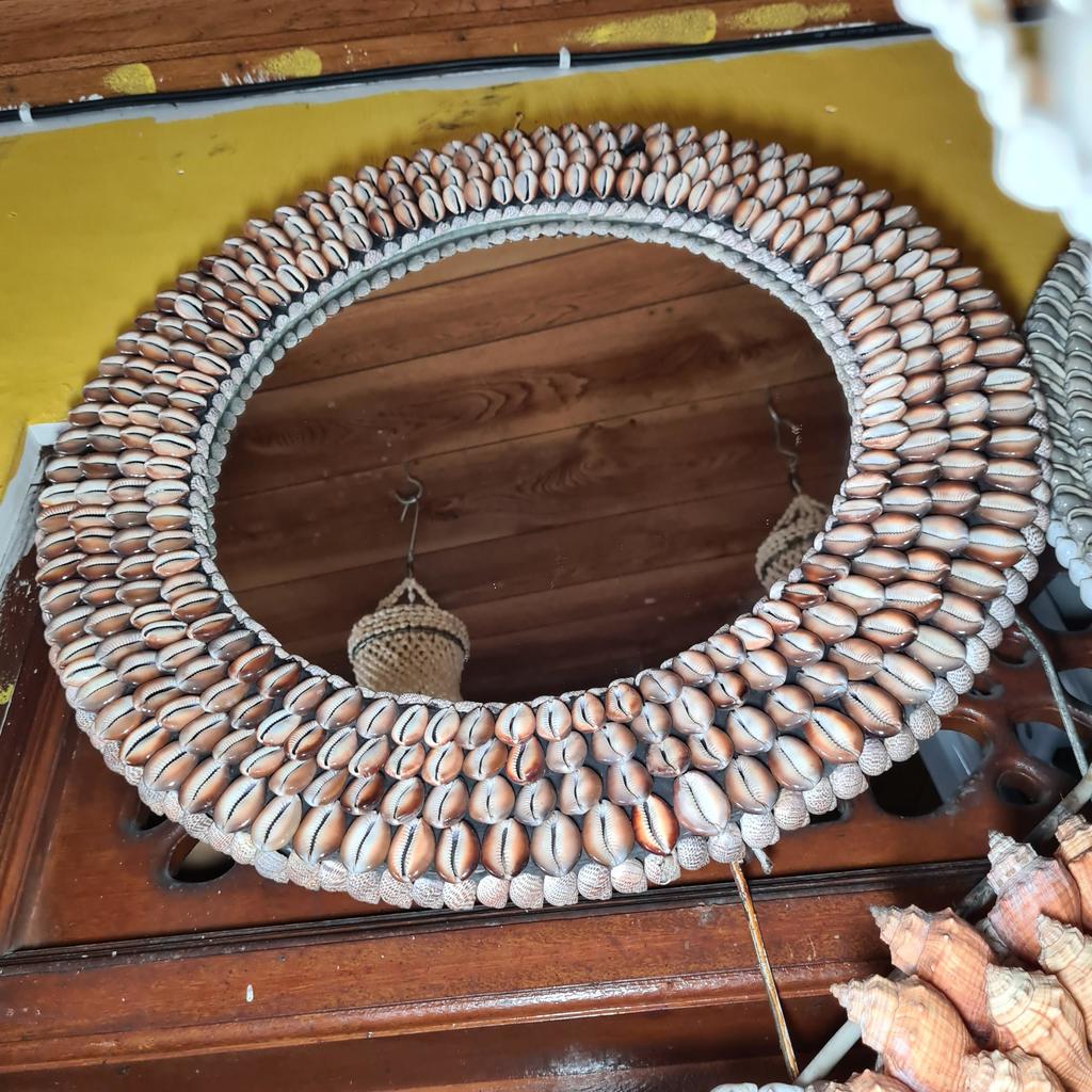 Зеркало 97 Ракушки бардовые Д60