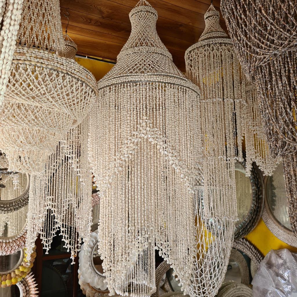 Люстра 15 Белые ракушки 50х130см