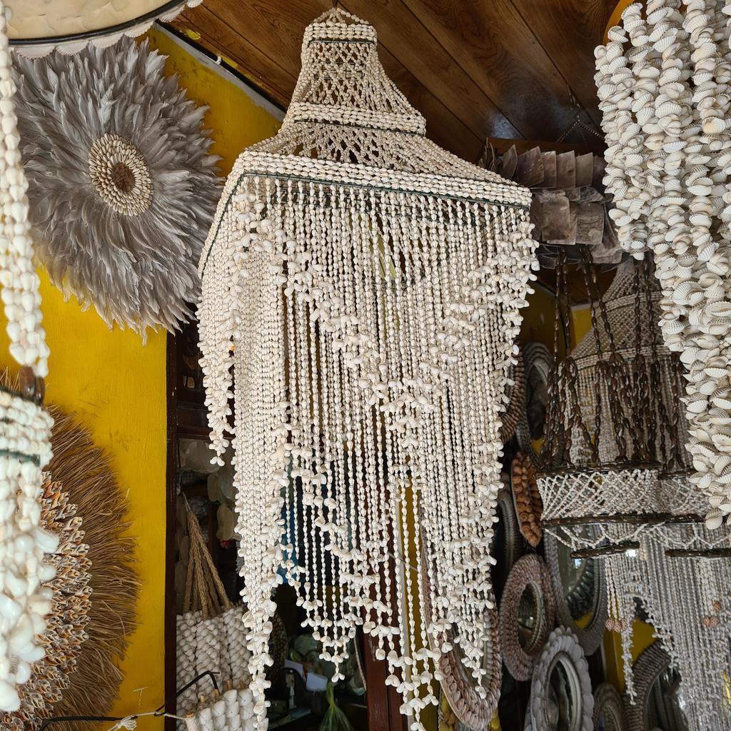 Люстра 18 Белые ракушки 40х40х120