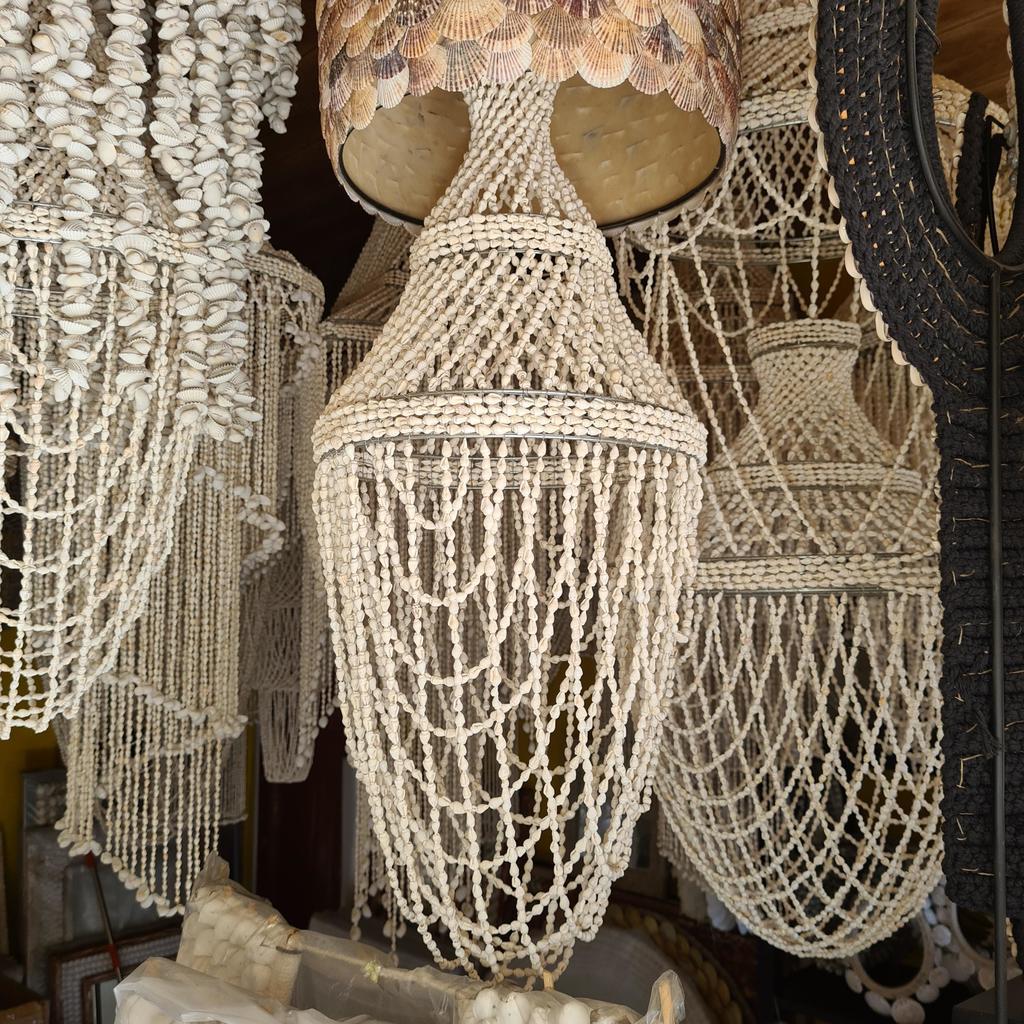 Люстра 20 Белые ракушки 30х75