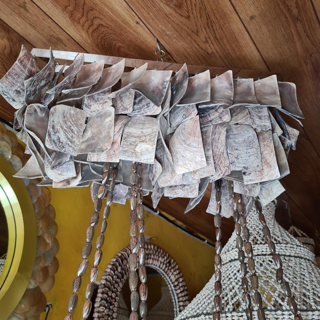 Люстра 22 Плоские серые ракушки 50х25х20