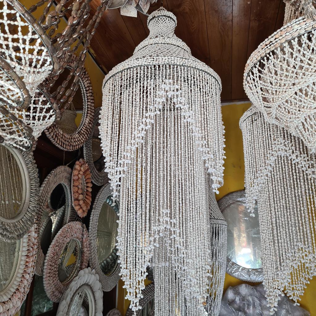 Люстра 24 Белые ракушки 50х130