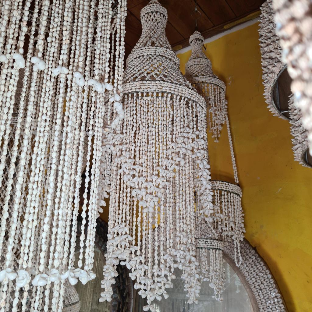 Люстра 25 Белые ракушки 30х90