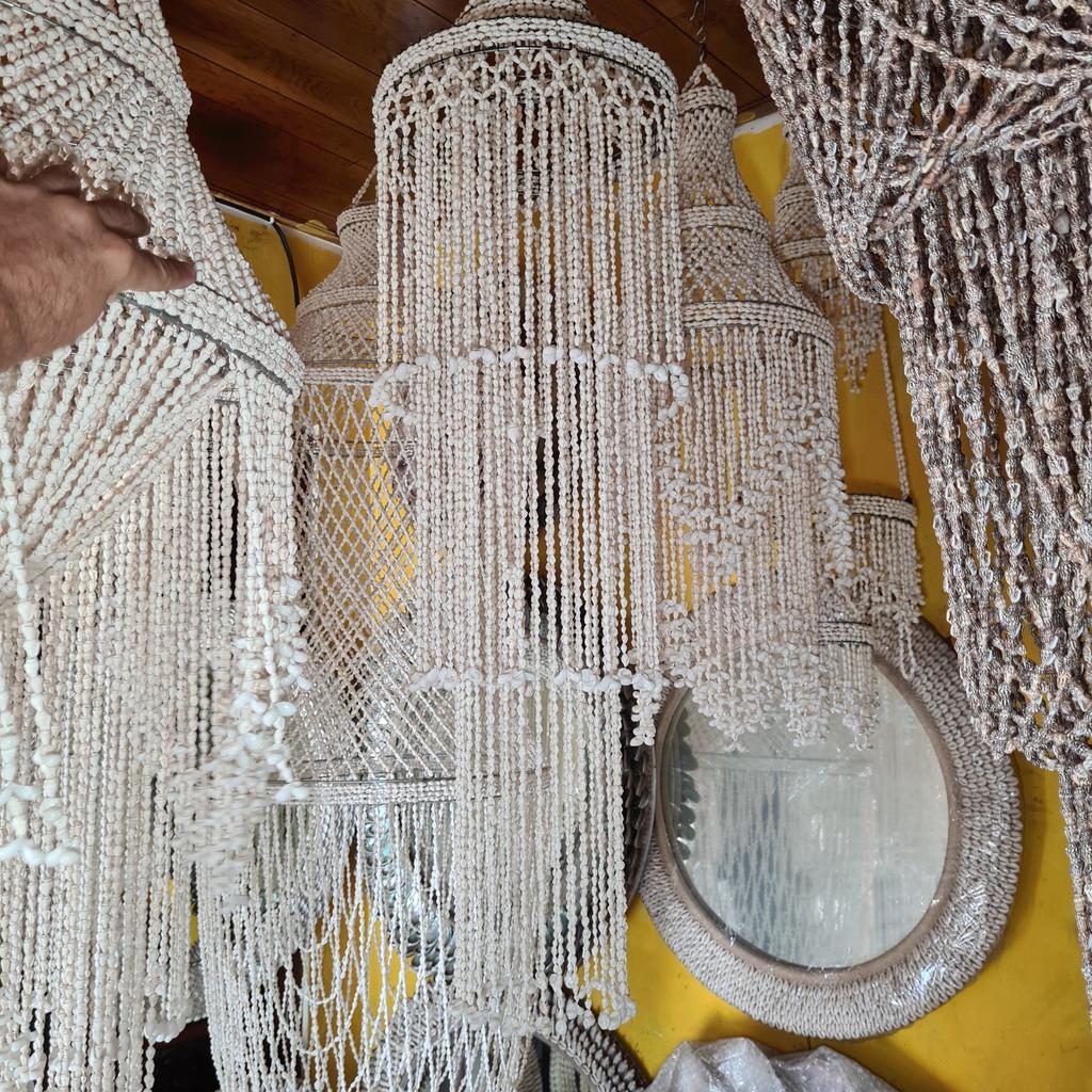 Люстра 26 Белые ракушки 30х120