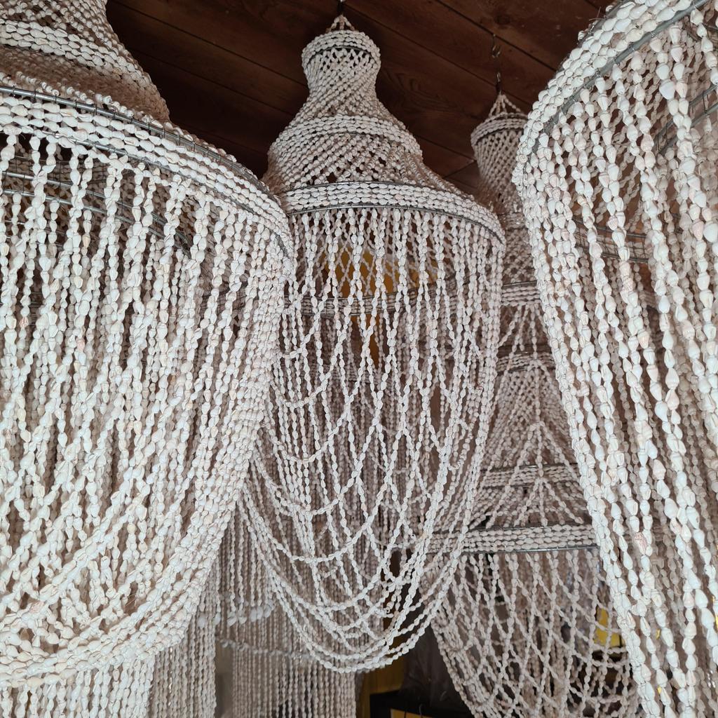 Люстра 28 Белые ракушки 40х90