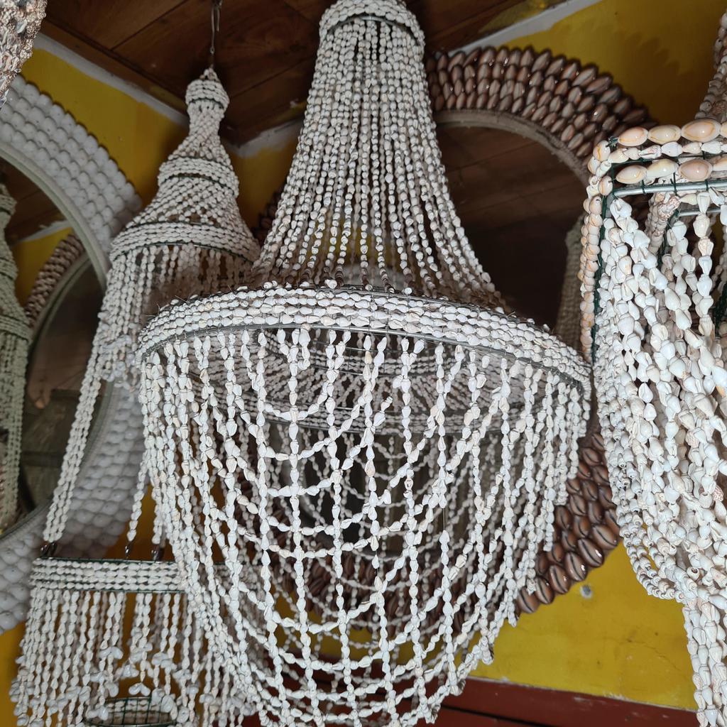 Люстра 36 Белые ракушки 40х75