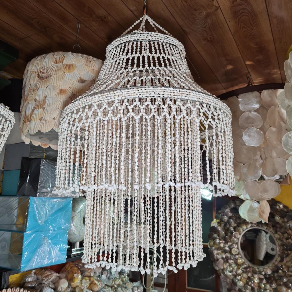 Люстра 39 Белые ракушки широкая 50х85