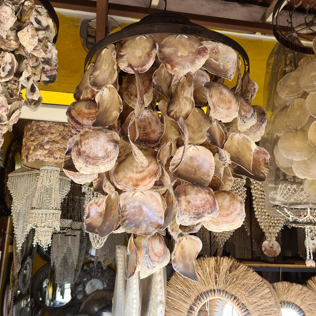 Люстра 51 большие ракушки 60х85 три яруса