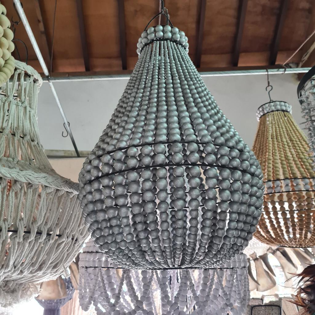 Люстра из деревянных шариков 18 Серебро Д40